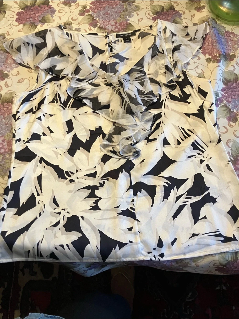 ST. JOHN SILK BLOUSE SIZE 10 - Picture 2 of 11
